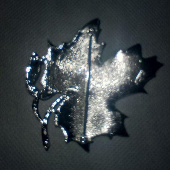 Signed Lisner Silver Tone Leaf Brooch EUC - Picture 4 of 7